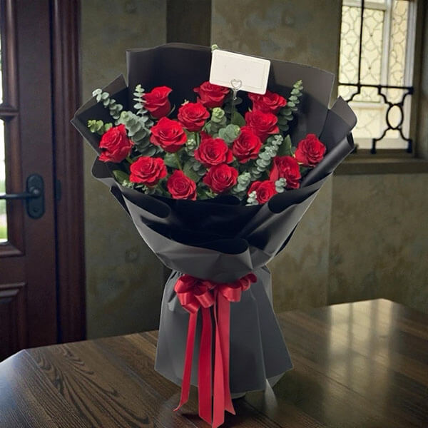 ช่อกุหลาบแดงพรีเมี่ยม  RV014 (Deep Romance) สไตล์หรูหรา