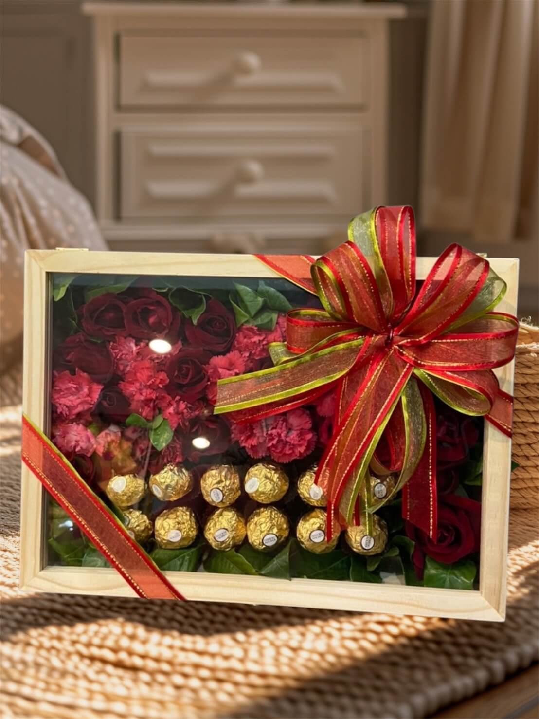 กล่องดอกไม้ “Red Romance Flower Box”
