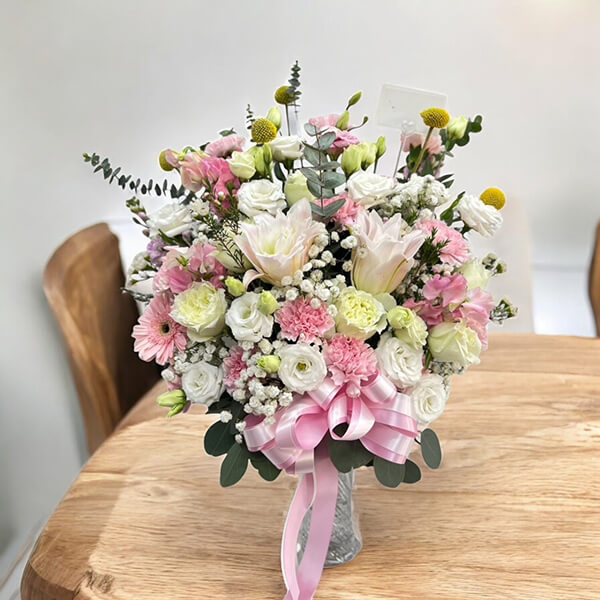 แจกันดอกไม้ “Pink Elegance” – White & Pink Floral Vase