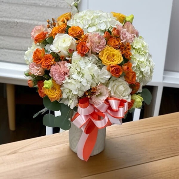 แจกันดอกไม้“Citrus Bloom” – Orange & White Flower Vase
