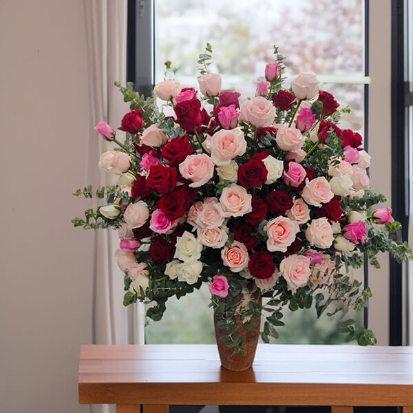 แจกันดอกไม้ “Romance Grande” – White, Red & Pink Large Flower Vase