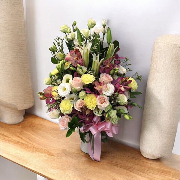 แจกันดอกไม้ “Colorful Bloom” – Mixed Color Flower Vase
