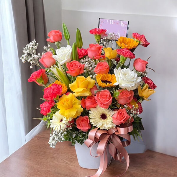 แจกันดอกไม้  Sunshine Harmony Vase – White Lily & Rose Arrangement