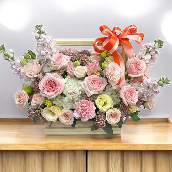 กระเช้าดอกไม้ Sweet Harmony Flower Basket