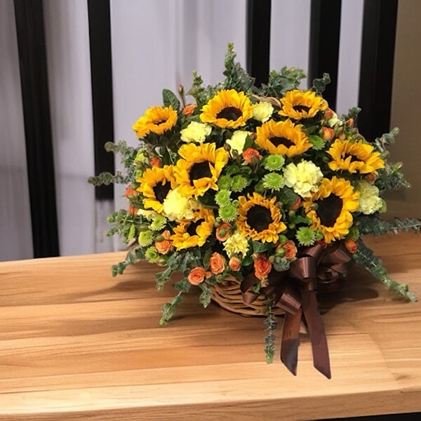 กระเช้าดอกไม้  Sunny Bloom Flower Basket