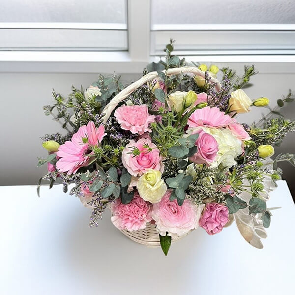 กระเช้าดอกไม้ - Blush Serenity Flower Basket กระเช้าดอกไม้ - Blush Serenity Flower Basket