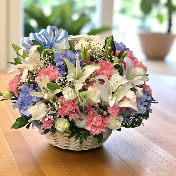 กระเช้าดอกไม้  Pastel Serenity Flower Basket
