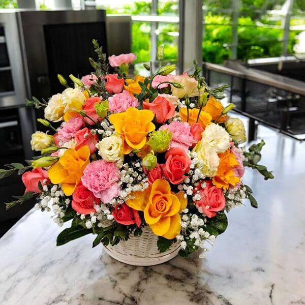 กระเช้าดอกไม้  Sunny Delight Flower Basket