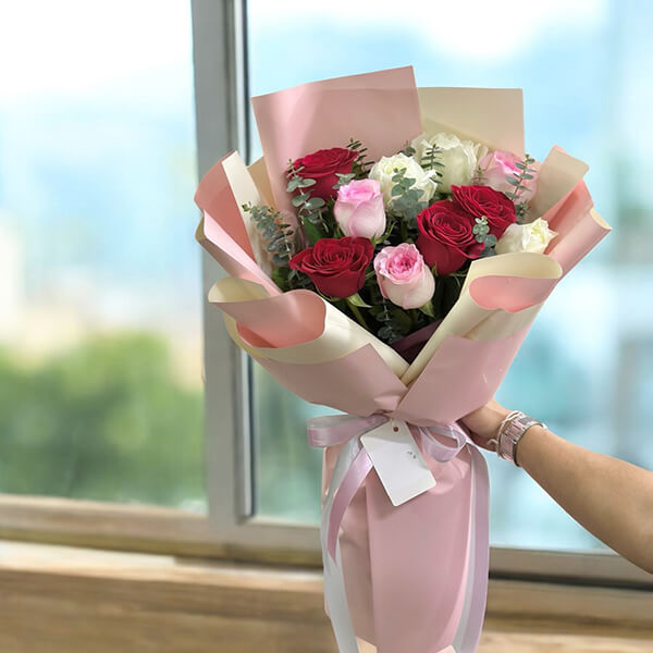ช่อดอกไม้  "Trio of Love Bouquet"