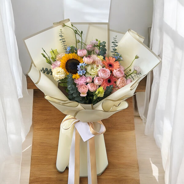 ช่อดอกไม้ .Pink Bouquet with Sunflower & Gerbera.