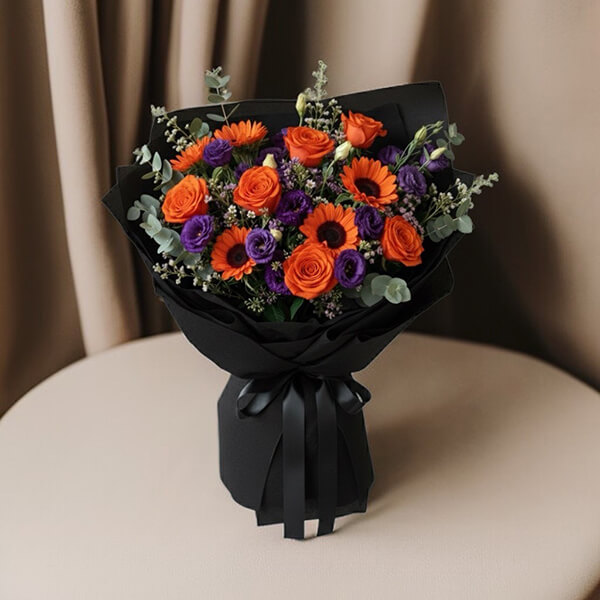 ช่อดอกไม้  Dark Elegance Bouquet