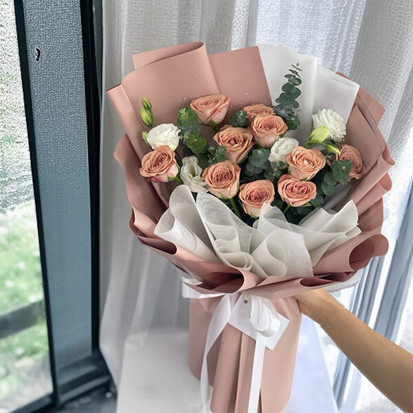 ช่อดอกไม้ Cappuccino Eternal Essence Bouquet