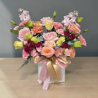 กล่องดอกไม้ "Charming Day &ndash; เพิ่มเสน่ห์ให้วันพิเศษ"