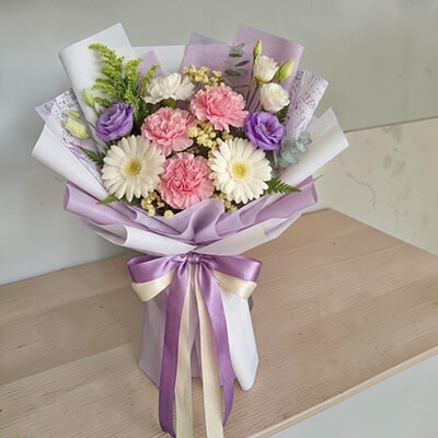ช่อดอกไม้ Lavender Blush Bouquet