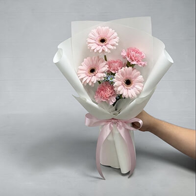Sweet Blossom Bouquet &ndash; ช่อดอกไม้สีชมพูแสนหวาน สำหรับคนพิเศษ