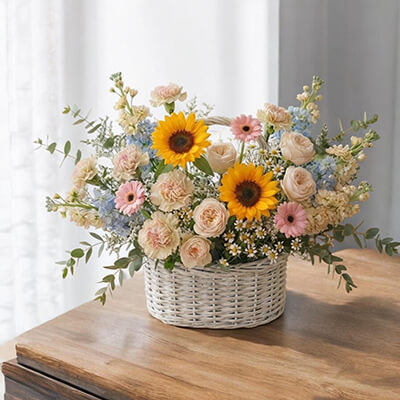 กระเช้าดอกไม้ Sunshine & Pink Pastels Luxury Flower Basket